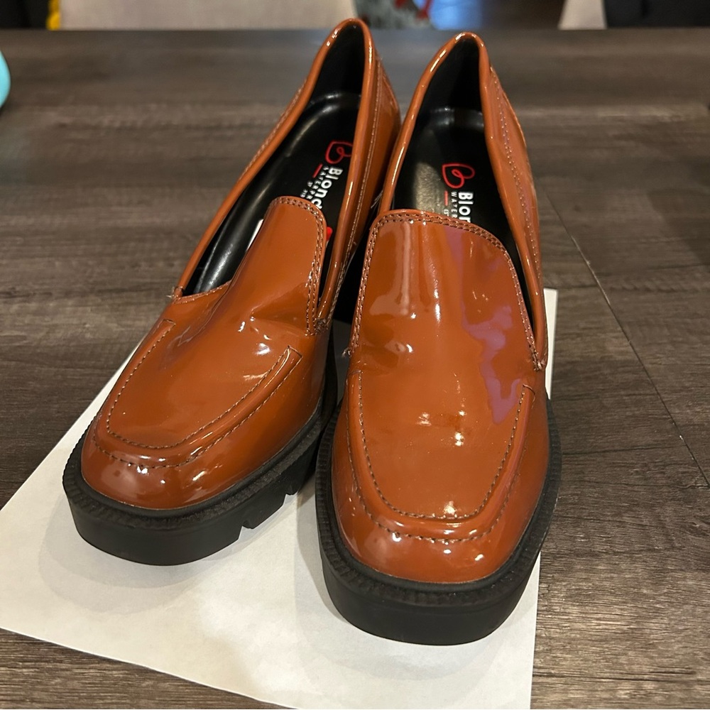 Blondo Josie Women's Brown patent leather Loafer heels